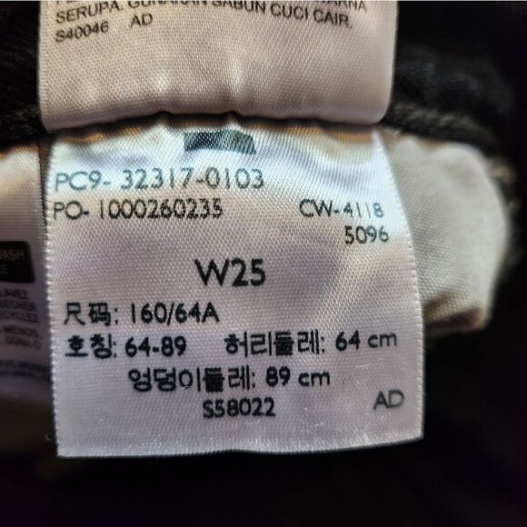 Levi's Black Jean Shorts 501 Raw Hem Shorts Sz 25 - Picture 8 of 10